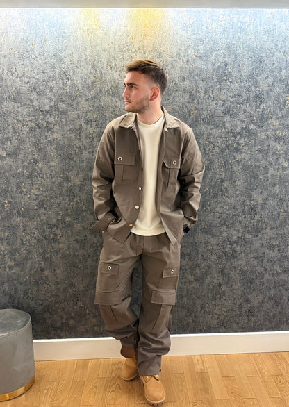 COORDINATO KHAKI FEAR OF LOVE
