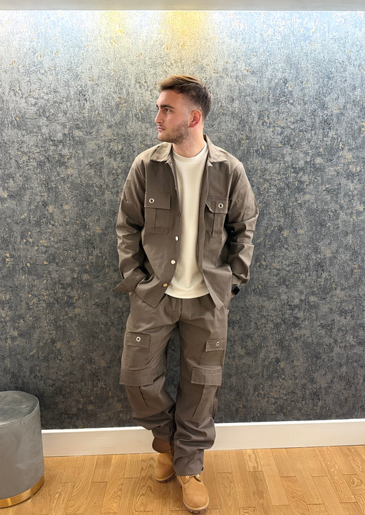 COORDINATO KHAKI FEAR OF LOVE